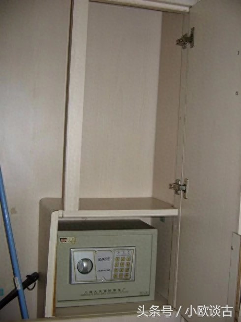 探秘火车上的高级软卧包厢,里面竟然还有保险柜