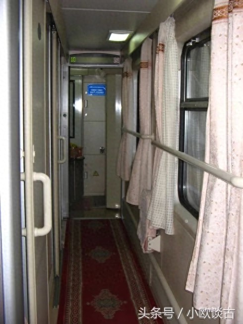 探秘火车上的高级软卧包厢,里面竟然还有保险柜