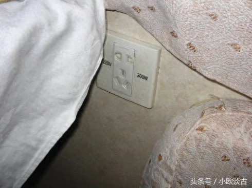 探秘火车上的高级软卧包厢,里面竟然还有保险柜