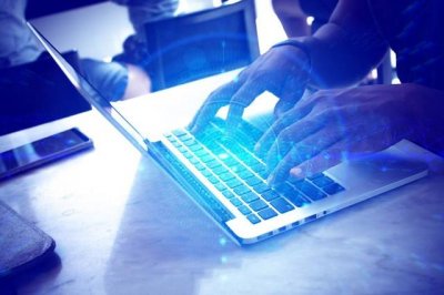 ​电脑网络连接教程（如何连接电脑到网络）