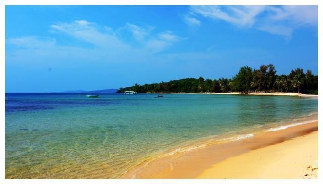 越南这个海岛，素有“珍珠岛”之称，国内游客相对较少，还免签