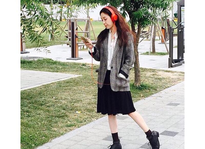 怎么安慰女生心情不好（我应该怎么去安慰她）