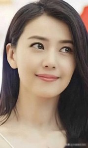 ​她的美貌无人能比，堪称当今世界第一美女