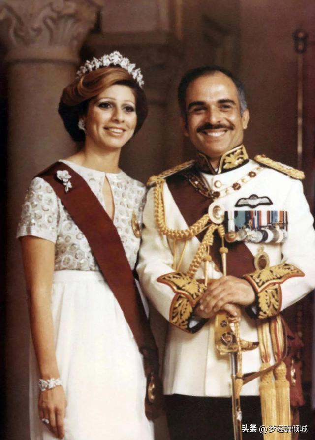 约旦国王世系（昙花一现的约旦最美王后）(7)