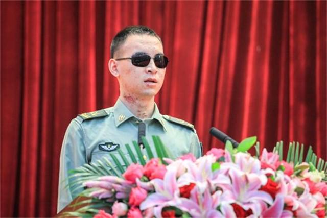 杜富国获八一勋章有什么待遇(和平年代被授一等功奖章)(2)