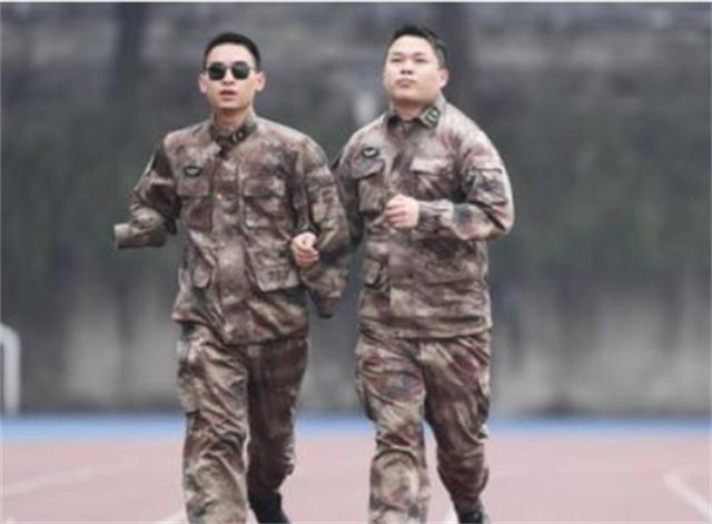 杜富国获八一勋章有什么待遇(和平年代被授一等功奖章)(19)