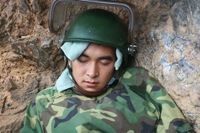 杜富国获八一勋章有什么待遇(和平年代被授一等功奖章)(6)