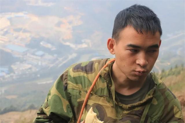 杜富国获八一勋章有什么待遇(和平年代被授一等功奖章)(9)