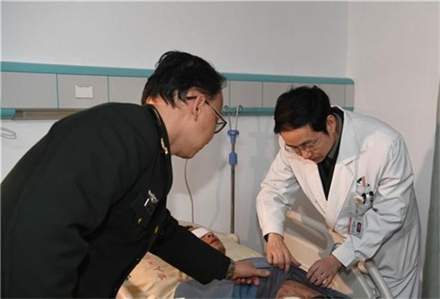 杜富国获八一勋章有什么待遇(和平年代被授一等功奖章)(8)