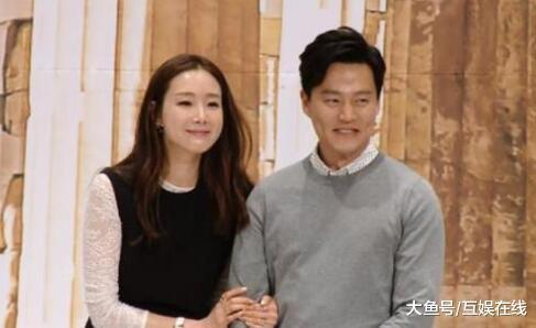 《天国的阶梯》让她成为国民女神, 但43岁才嫁出去, 原因令人震撼