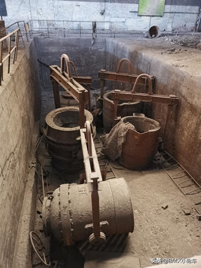 深入济钢厂房内部，拍下济钢总厂搬迁前最后的影像