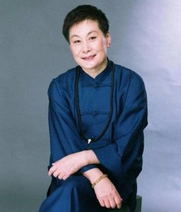 ​京剧名家裴艳玲：5岁登台9岁成名，47岁再婚嫁给年迈恩师