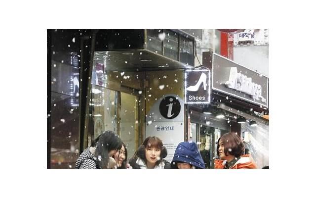 明明讨厌你还假装跟你好的人 明明讨厌你还假装跟你好的人