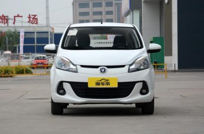 ​长安奔奔简评：内饰简约，动力表现尚可，指导价4.09万