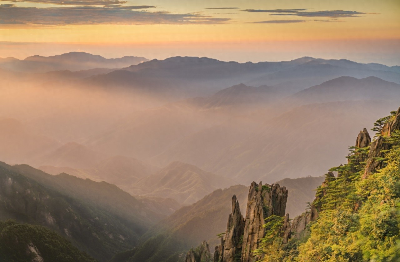 光明顶，是安徽黄山第二高峰，海拔1860米