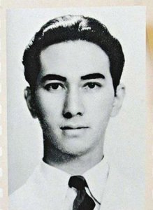 ​何超英赌王长女：离婚后精神失常，带女儿流浪14年，67岁抱憾离世