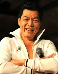 ​大傻”成奎安去世14年后，两房妻子的选择截然不同