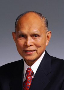 ​香港豪门创始人霍英东，死后享受国葬，这个爱国商人到底有多牛？