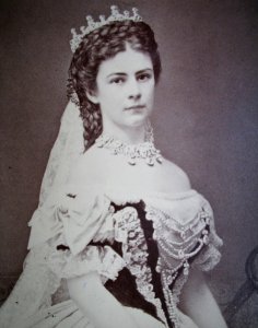 ​“茜茜公主”故事将拍成英剧，还记得罗密·施奈德演的茜茜吗？