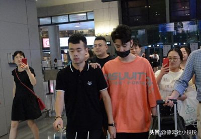 ​为什么德云社好多演员都害怕张云雷？是真的怕还是另有隐情？