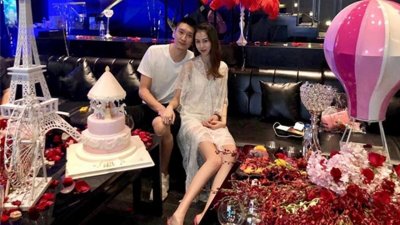 ​CBA孙悦娇妻陈露颜值高，身材好晒健身照，不愧是“第一夫人”