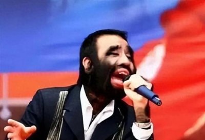 ​毛孩于震寰42岁娶美娇妻，不顾阻拦冒险生娃，儿子长相出人意料！