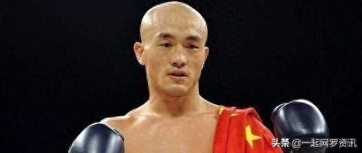 中国最强战士一龙：身家过亿，身边美女成群，出手阔绰买游艇