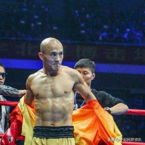 ​中国最强战士一龙：身家过亿，身边美女成群，出手阔绰买游艇