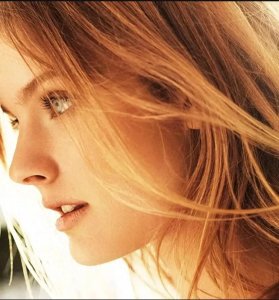 ​盘点法国那些维密超模们:凹凸有致，漫天长腿~