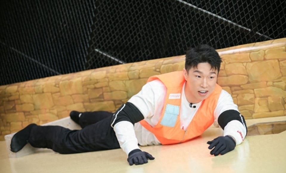 相声演员果然靠嘴吃饭的,烧饼参加《疯狂的麦吉》太搞笑了