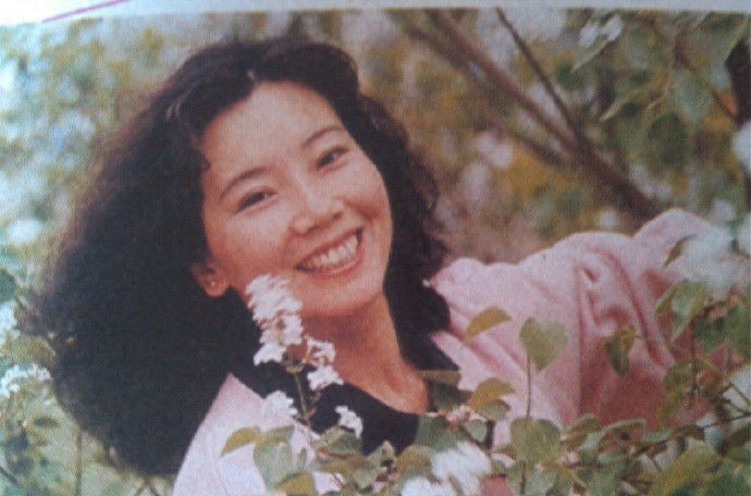 60岁陈宝国的同岁妻子赵奎娥近照