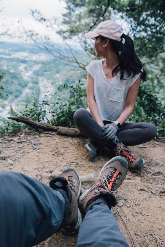 真正专业级的户外登山鞋攻略(LaSportiva户外鞋实测推荐一款情侣首选轻量化复古登山鞋)(6)