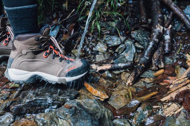 真正专业级的户外登山鞋攻略(LaSportiva户外鞋实测推荐一款情侣首选轻量化复古登山鞋)(8)