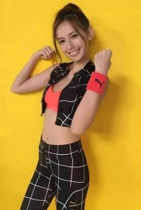 ​标题：袁艾菲：演技派女神，以健康生活点亮银幕