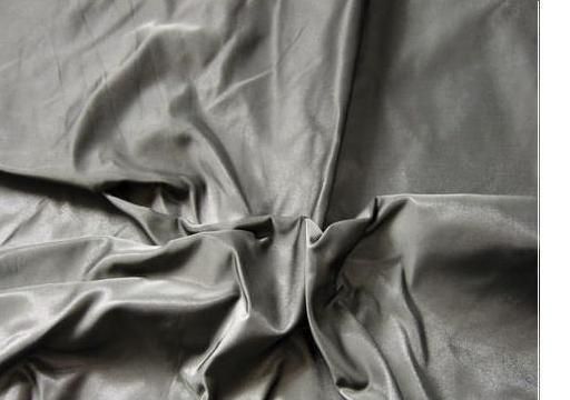 如何洗去丝质面料上的污渍?