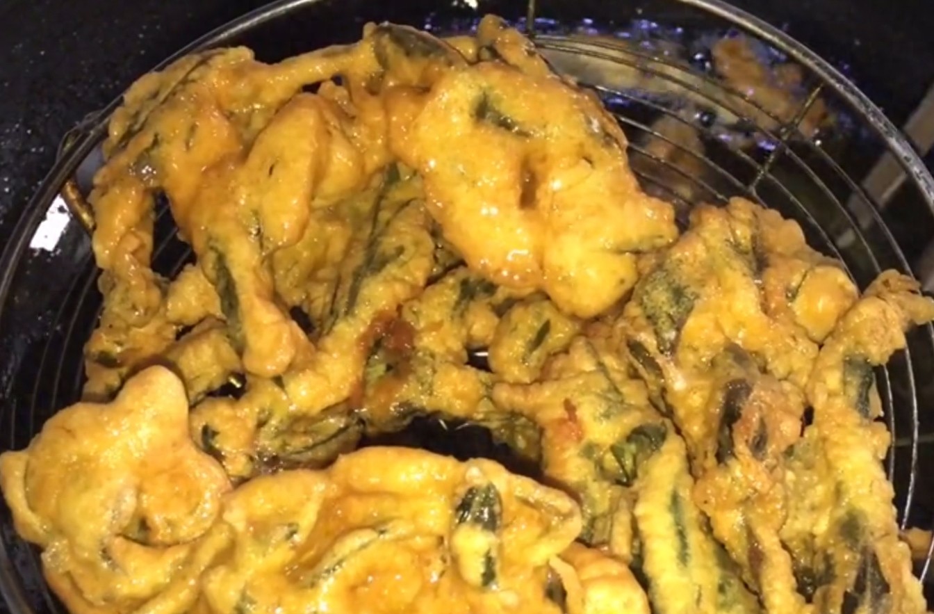 香椿芽最好吃的两种做法，鲜香可口又营养，抗菌消炎提高免疫力