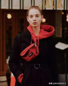 ​帽衫+外套，早春这样穿=时髦到炸裂