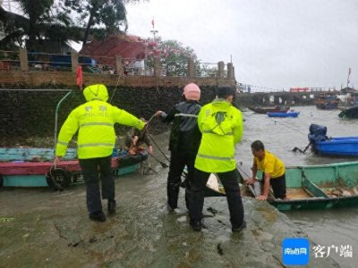 ​台风“派比安”过后 海南省海岸警察第七支队坚守第一线