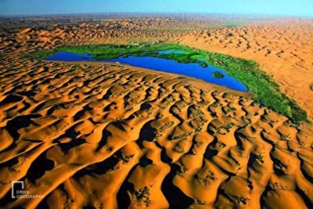 横扫四大沙漠,这条公路走起来就一个字:爽!|京新公路