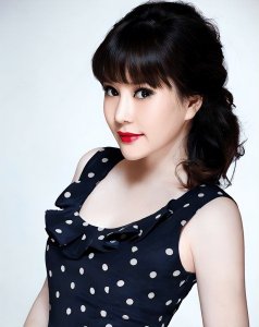 ​18年后再看袁茵，才知道她当年为何离开侯耀文，转身嫁给了戴志诚